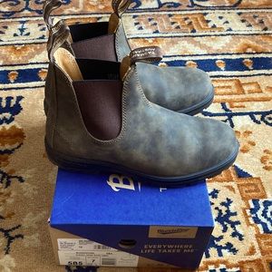 New Blundstone 585 Rustic Brown Women’s size 10
